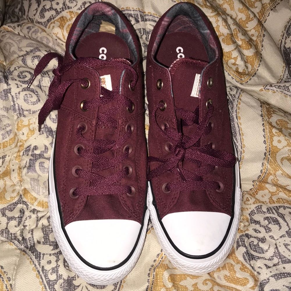 Brand new burgundy converse
